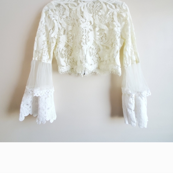 Lace Crop Top with Tulle Bell Sleeves Chelsea size small  like new without tag - Picture 8 of 12